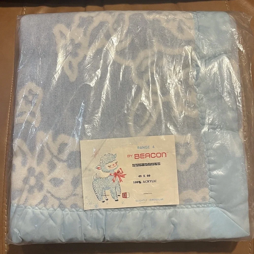 VTG Beacon Range 4 Baby Blanket Blue White Scroll Satin Trim NOS Factory Sealed